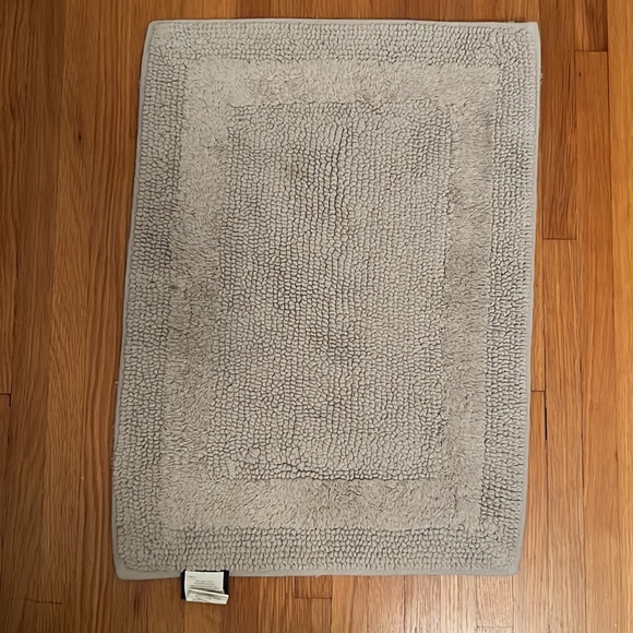 ✅ TOMMY BAHAMA HOME 🐠 100% Cotton Bath Mat Throw Rug Gray Sized About 24” x 17” - Picture 1 of 5